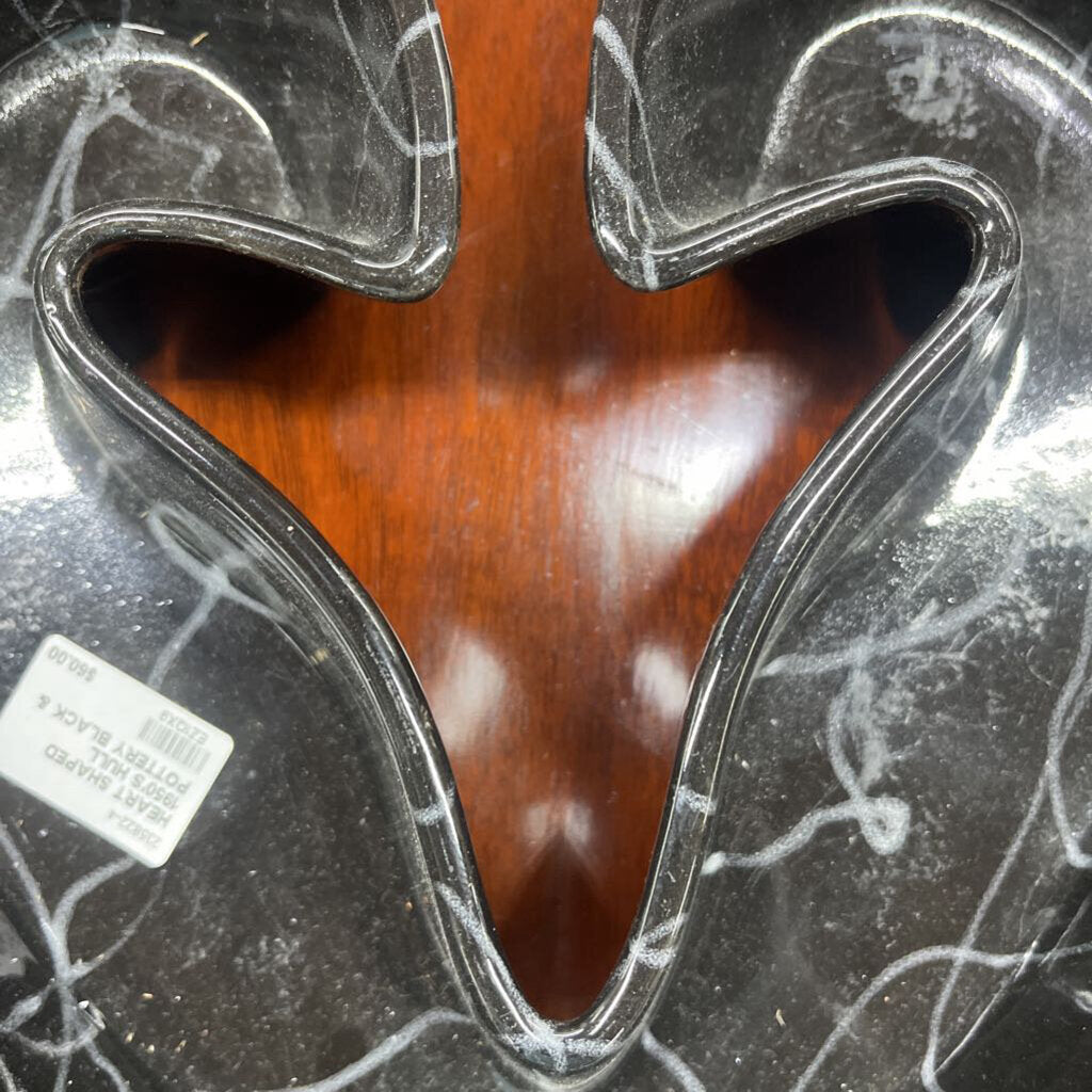 HEART SHAPED 1950'S HULL POTTERY BLACK & WHITE