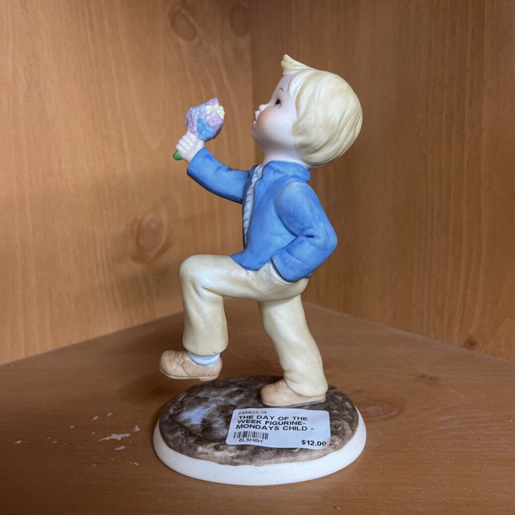 THE DAY OF THE WEEK FIGURINE- MONDAYS CHILD - LENOX
