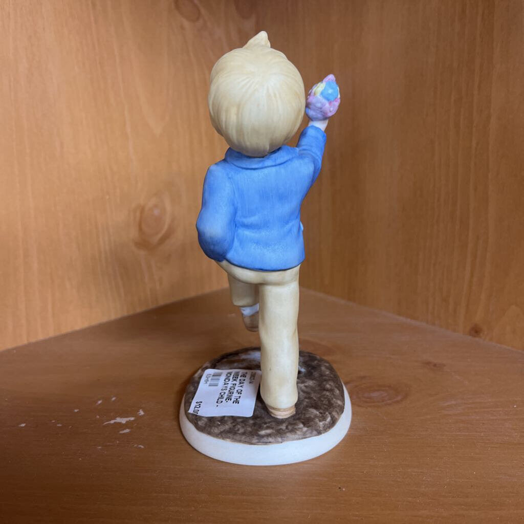 THE DAY OF THE WEEK FIGURINE- MONDAYS CHILD - LENOX