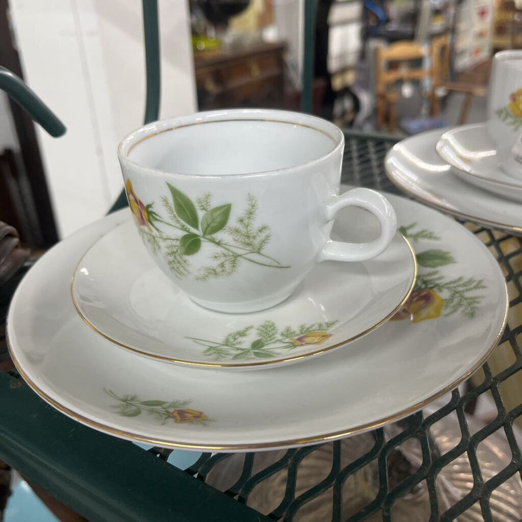 17PC Kahla Porcelain China Tea & Dessert Set