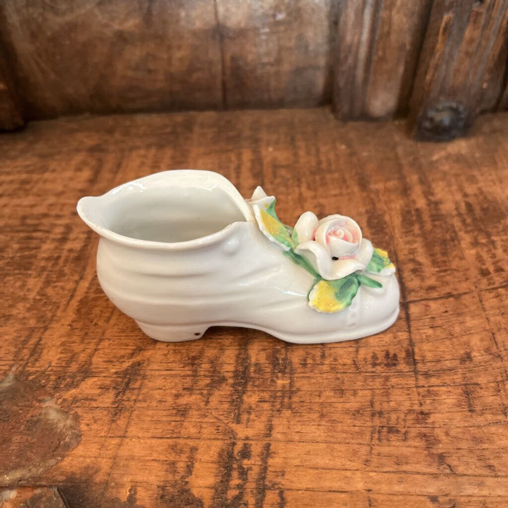 PORCELAIN SHOE MADE IN OCCUPIED JAPAN PINK ROSE AND BUD