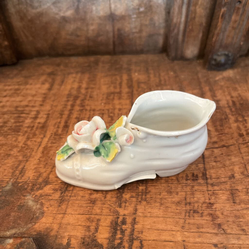 PORCELAIN SHOE MADE IN OCCUPIED JAPAN PINK ROSE AND BUD