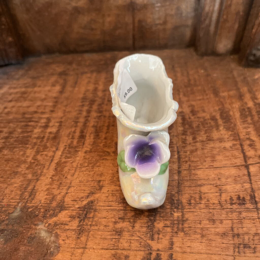 SHOE WITH PURPLE FLOWER MADE IN JAPAN