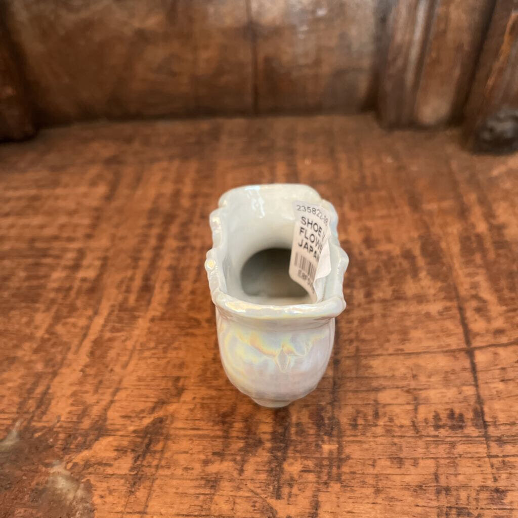 SHOE WITH PURPLE FLOWER MADE IN JAPAN