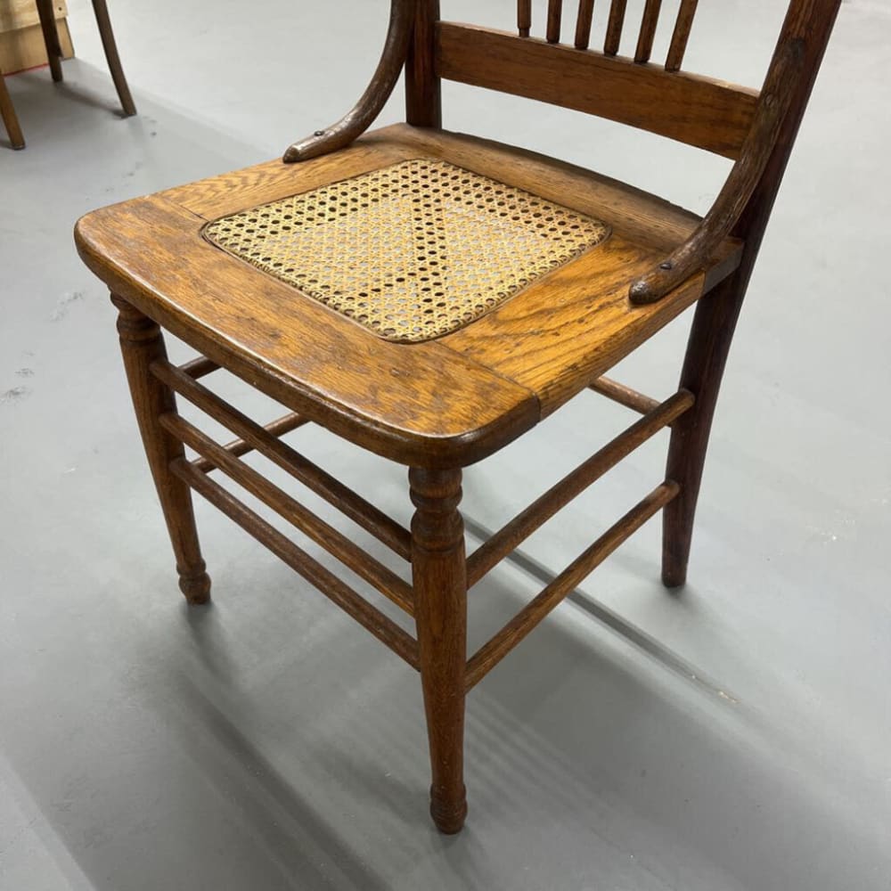 VINTAGE CHAIR