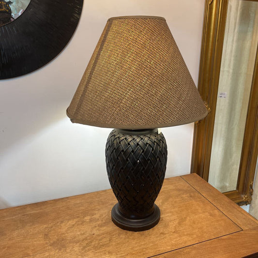 BROWN TABLE LAMP