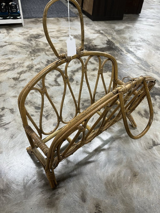 VINTAGE RATTAN BAMBOO MAGAZINE RACK