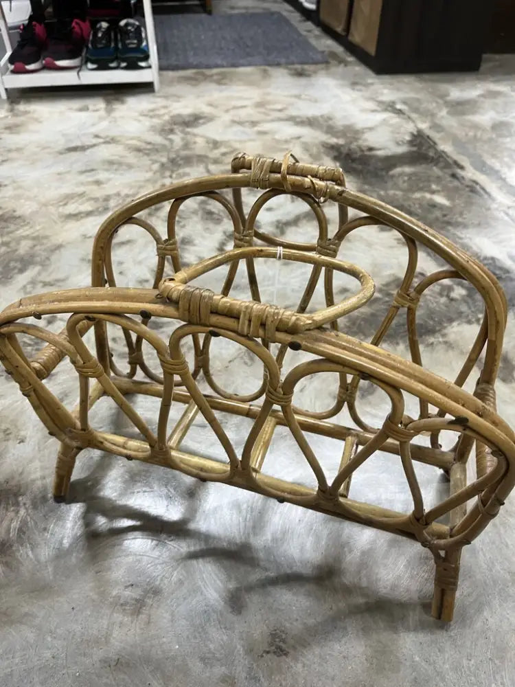 VINTAGE RATTAN BAMBOO MAGAZINE RACK