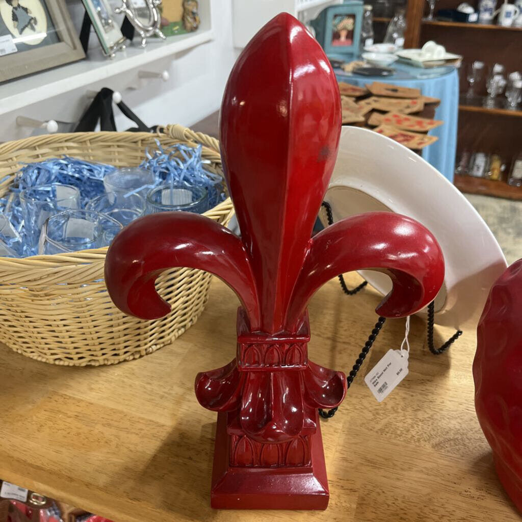 RED FLEUR-DE-LIS