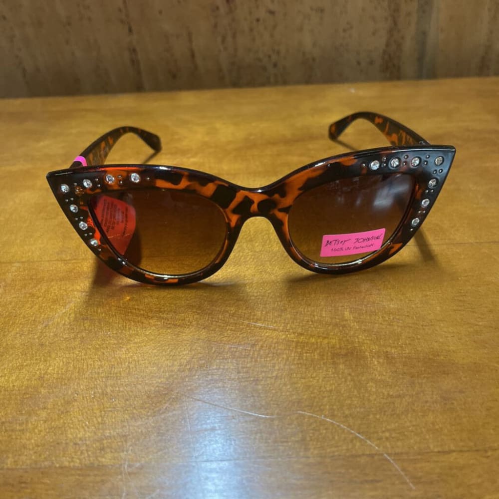 NEW BETSEY JOHNSON RHINESTONE CATEYE SUNGLASSES