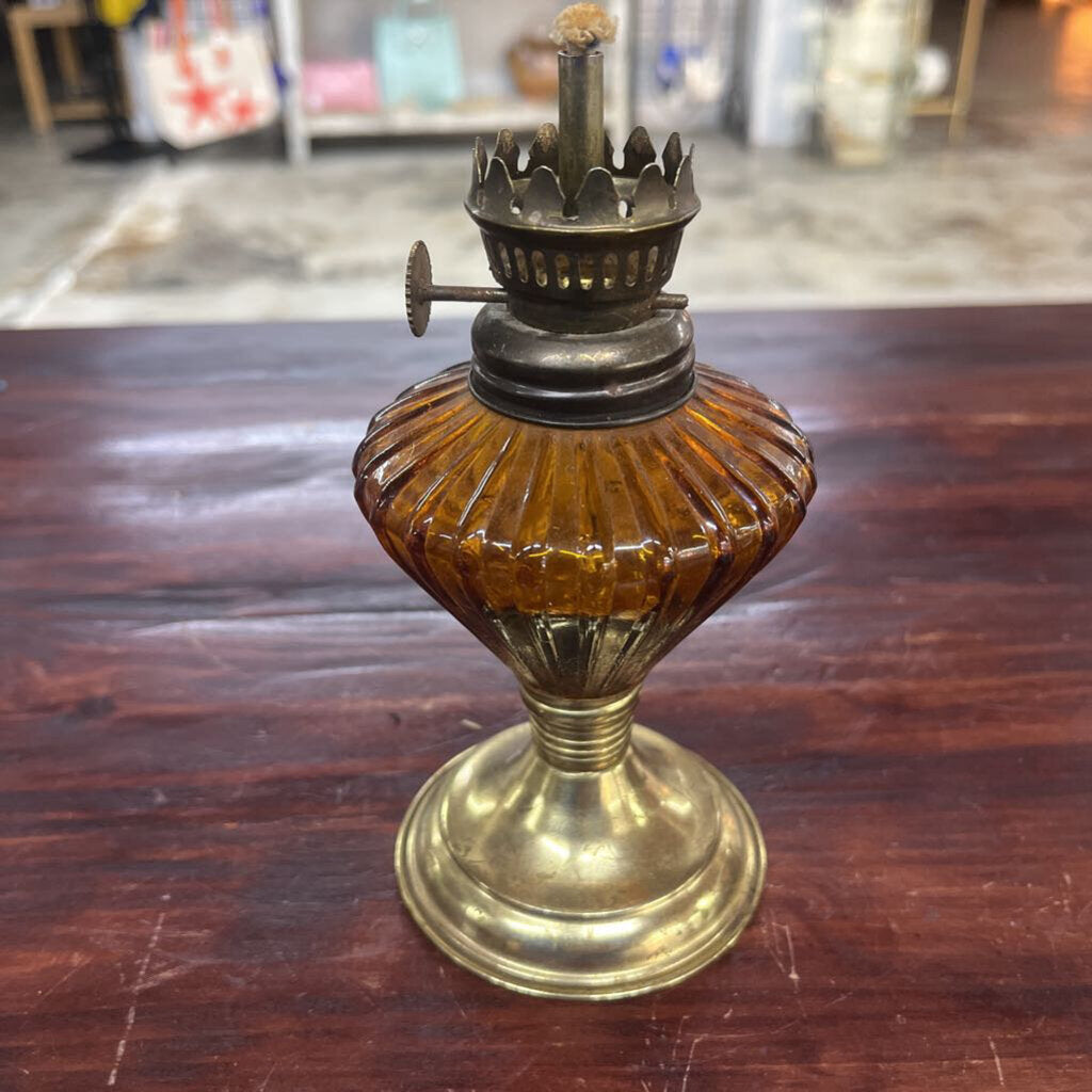 VINTAGE AMBER GLASS FAIRY OIL LAMP