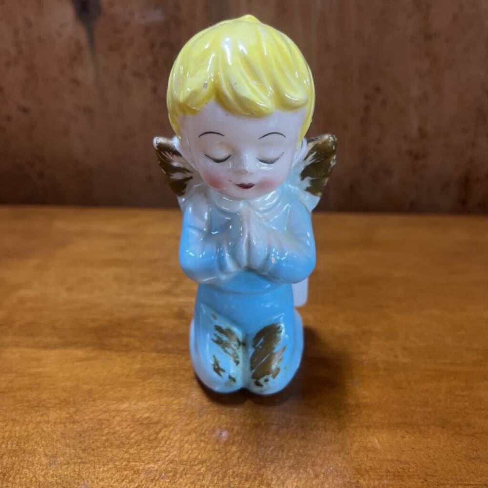 1 PRAYING BOY SINGLE ANGEL SALT OR PEPPER SHAKER