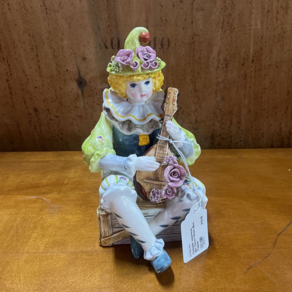 YAMADA JAPANESE GIRL CLOWN MUSIC BOX TOPPER