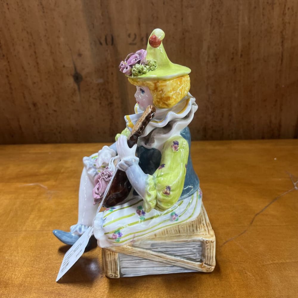 YAMADA JAPANESE GIRL CLOWN MUSIC BOX TOPPER