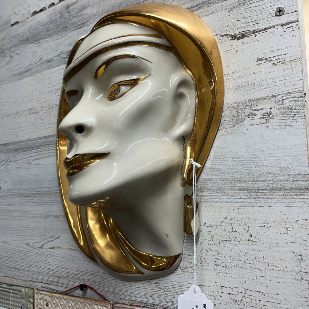 RARE WINSTON HOWARD MELANCOLIA PORCELAIN TRIMMED IN 22K GOLD BUSK