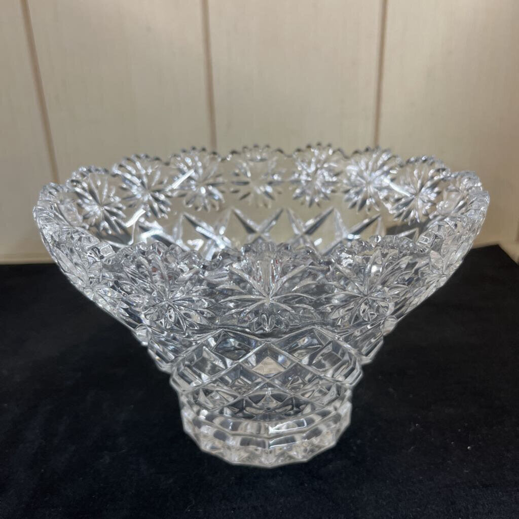 CRYSTAL OVAL BOWL WITH LID