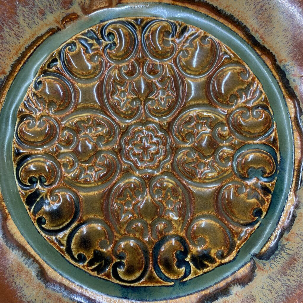 DOUBLE TWIST HANDLE POTTERY DISH