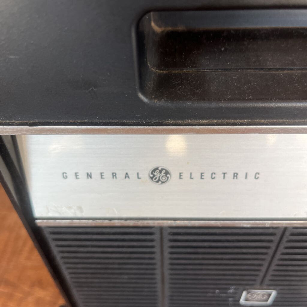 VINTAGE GENERAL ELECTRIC 8 TRACK STEREO-Thriftique Marketplace