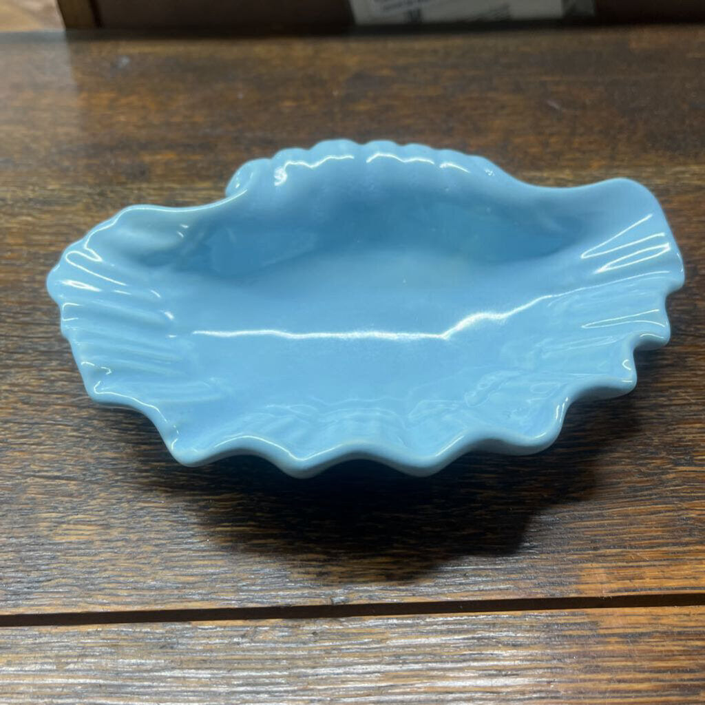 BLUE CERAMIC CLAM DISH