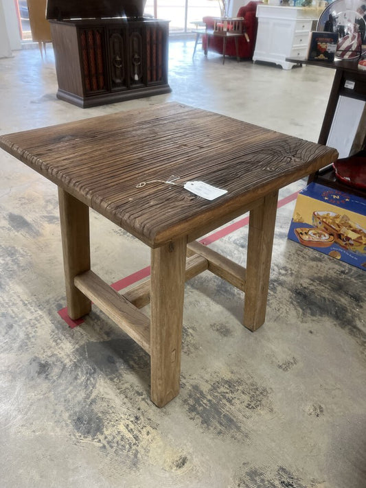 RUSTIC FARMHOUSE TABLE