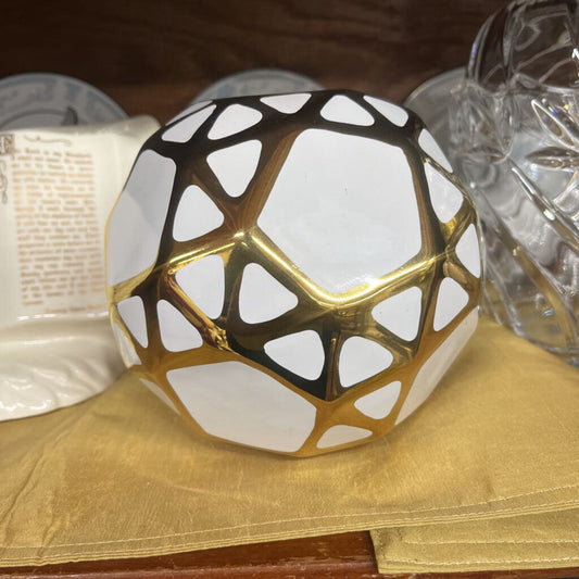 GOLD AND WHITE DECORATIVE BALL