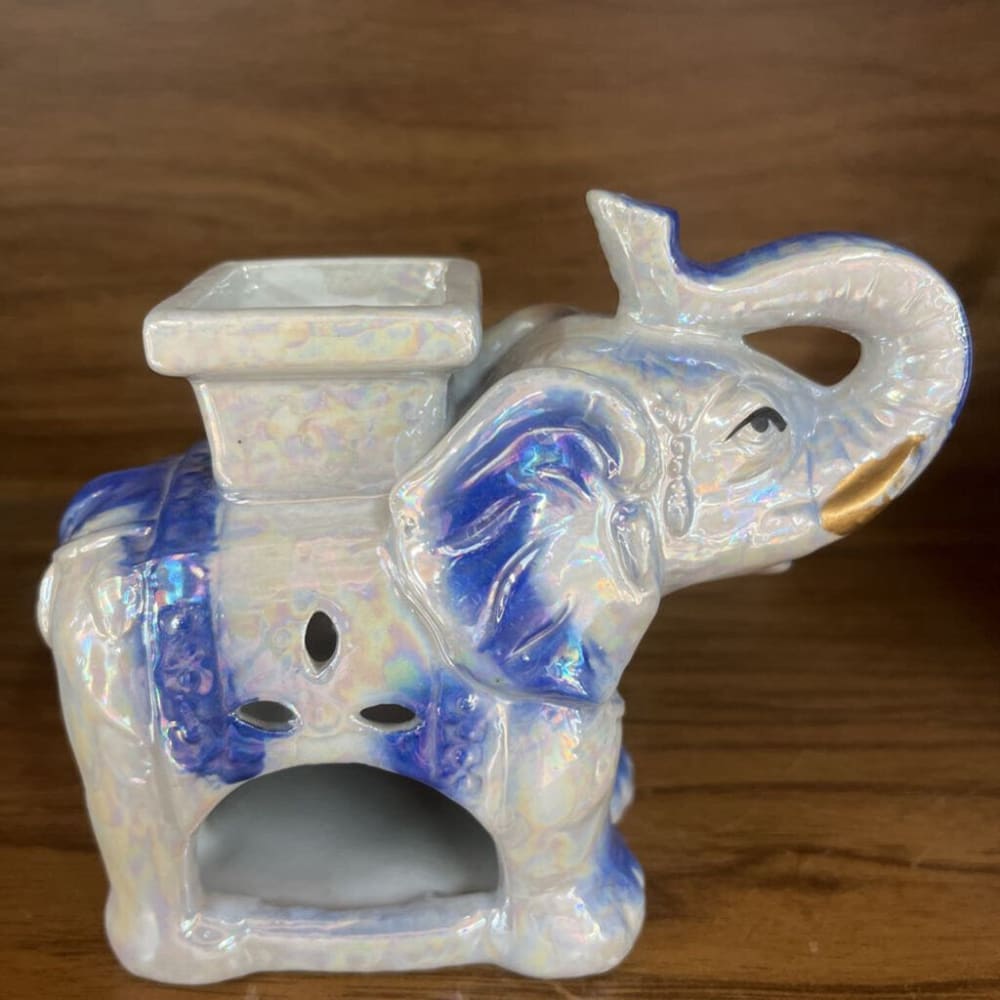 BLUE & WHITE ELEPHANT TEALIGHT HOLDER