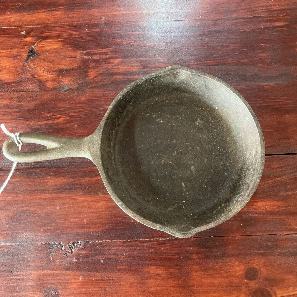 Thriftique Marketplace-OLD LODGE 6 INCH CAST IRON SKILLET USA