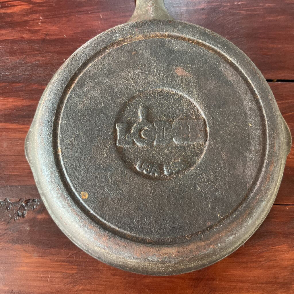 Thriftique Marketplace-OLD LODGE 6 INCH CAST IRON SKILLET USA