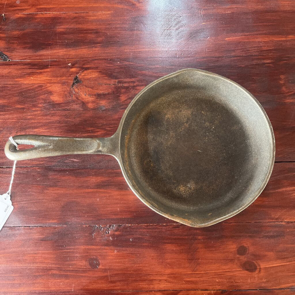 VINTAGE WAGNER"S 8 INCH CAST IRON SKILLET USA-Thriftique Marketplace