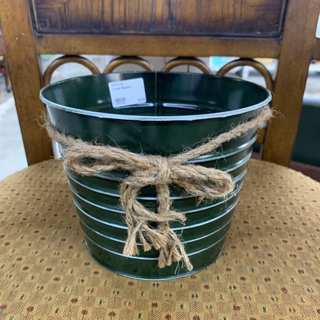 TWAIN BUCKET