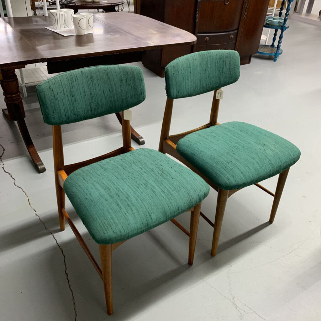 MID CENTURY MODERN PAIR FABRIC CUSHION CHAIRS