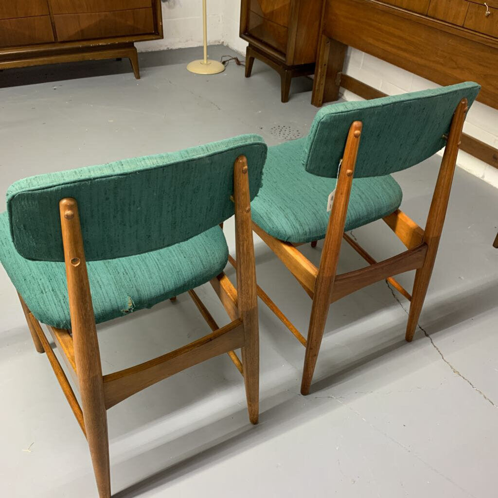 MID CENTURY MODERN PAIR FABRIC CUSHION CHAIRS