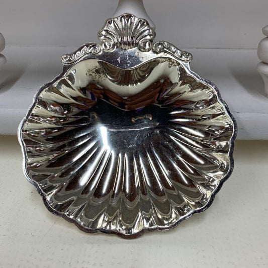 SILVER PLATED CLAM SHELLS-Thriftique Marketplace