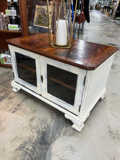Unique display cabinet