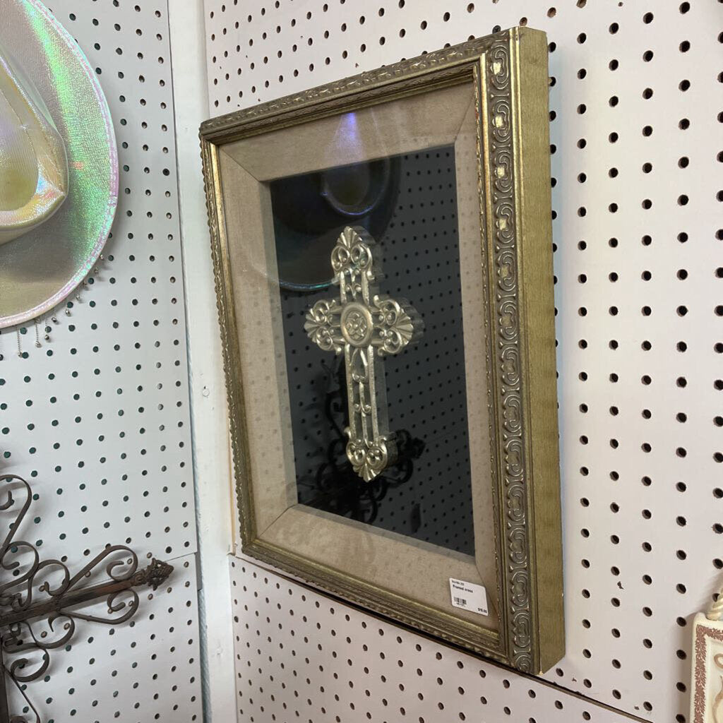 FRAMED CROSS