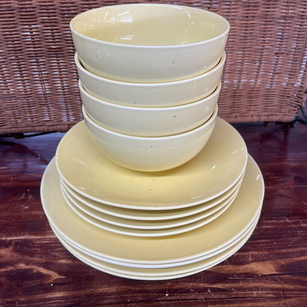 12 PIECE DINNERWARE SET/PIER 1 - PLEASE READ DESCRIPTION