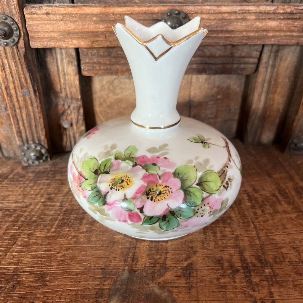 VINTAGE WEISLEY CHINA VASE