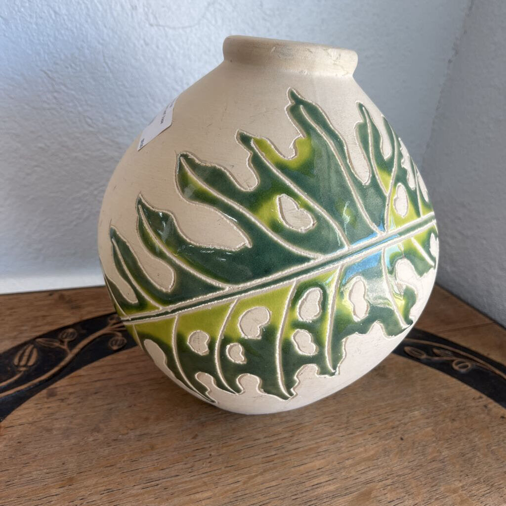 GREEN LEAF VASE