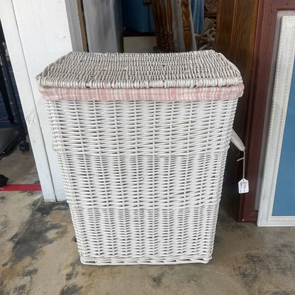 WHITE WICKER LAUNDRY HAMPER WITH LINER