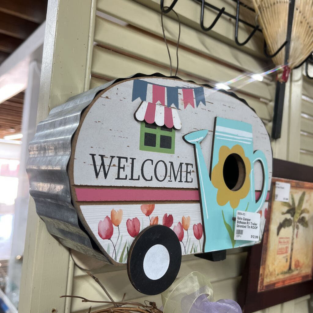 RETRO CAMPER BIRDHOUSE RV TRAILER GALVANIZED TIN ROOF FLORAL DOOR HANGING BIRDS