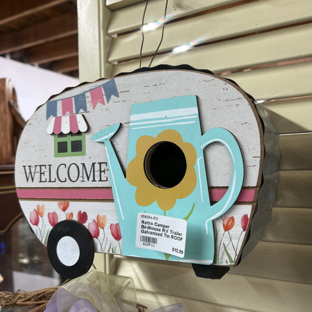 RETRO CAMPER BIRDHOUSE RV TRAILER GALVANIZED TIN ROOF FLORAL DOOR HANGING BIRDS