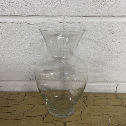 CLEAR GLASS VASE VINTAGE - LARGE BOUQUETS.