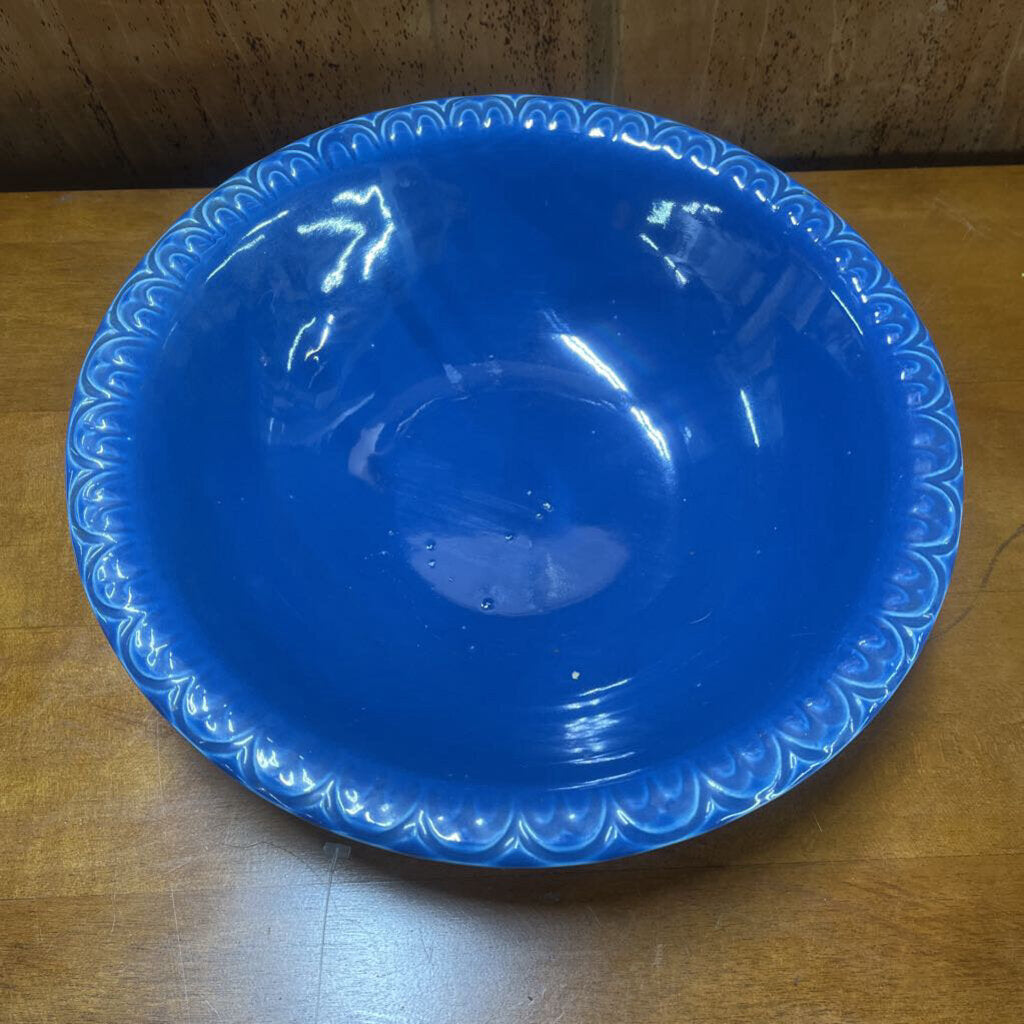LARGE MCCOY BLUE BOWLS