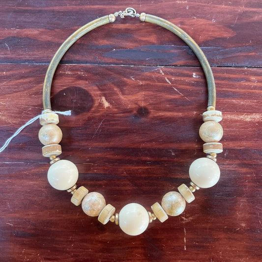 WOOD BEAD NECKLACE