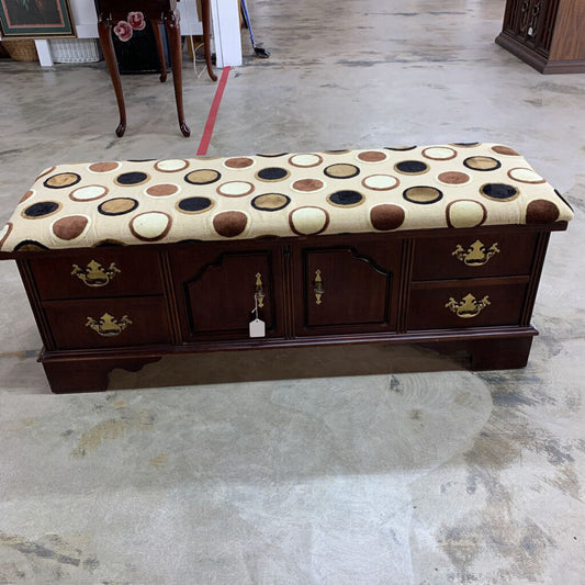 LANE CEDAR CHEST WITH KEY