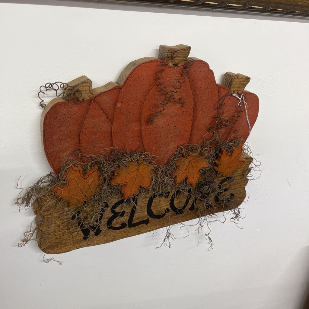 HANDMADE WOOD PUMPKIN WELCOME SIGN