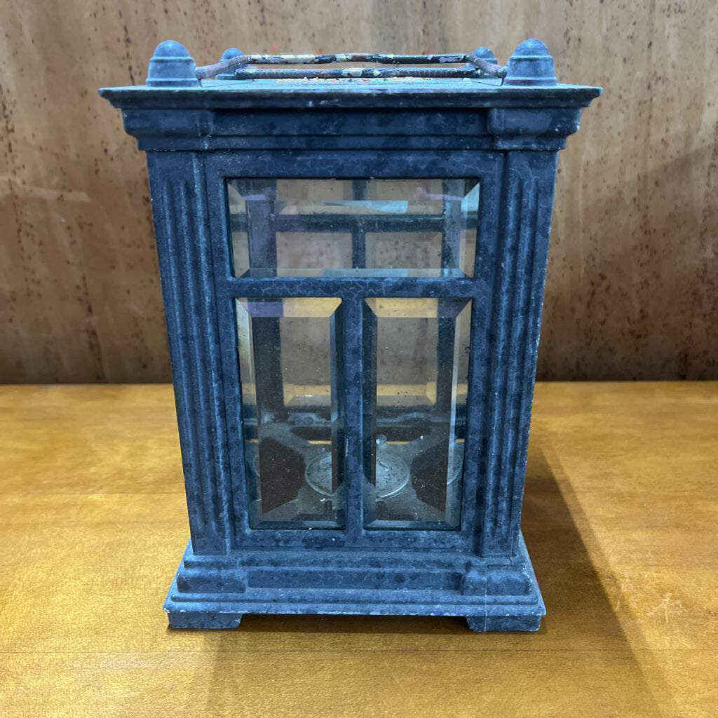 SMALL GLASS /METAL LANTERN