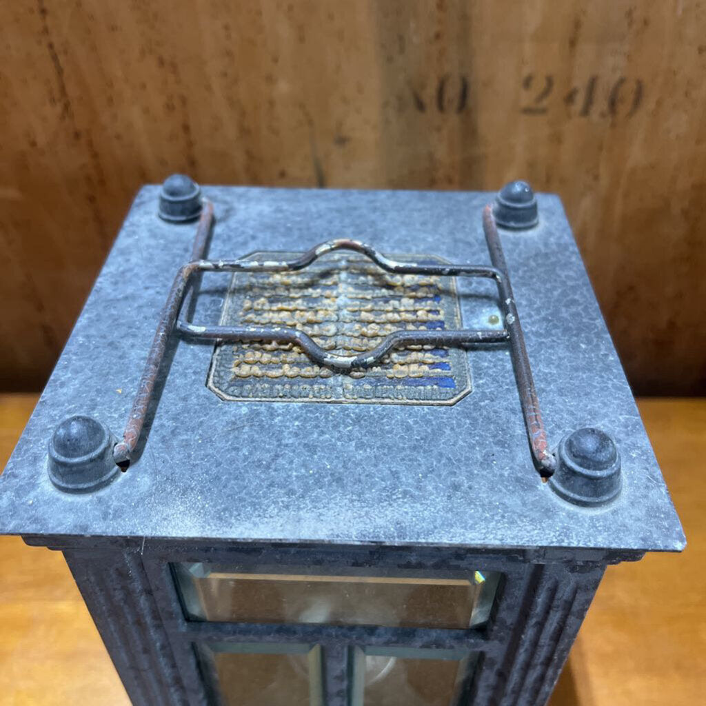 SMALL GLASS /METAL LANTERN