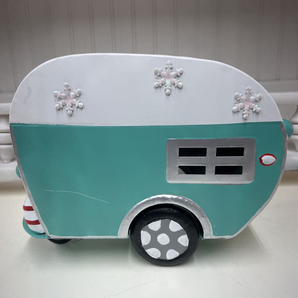 METAL CHRISTMAS CAMPER DECOR