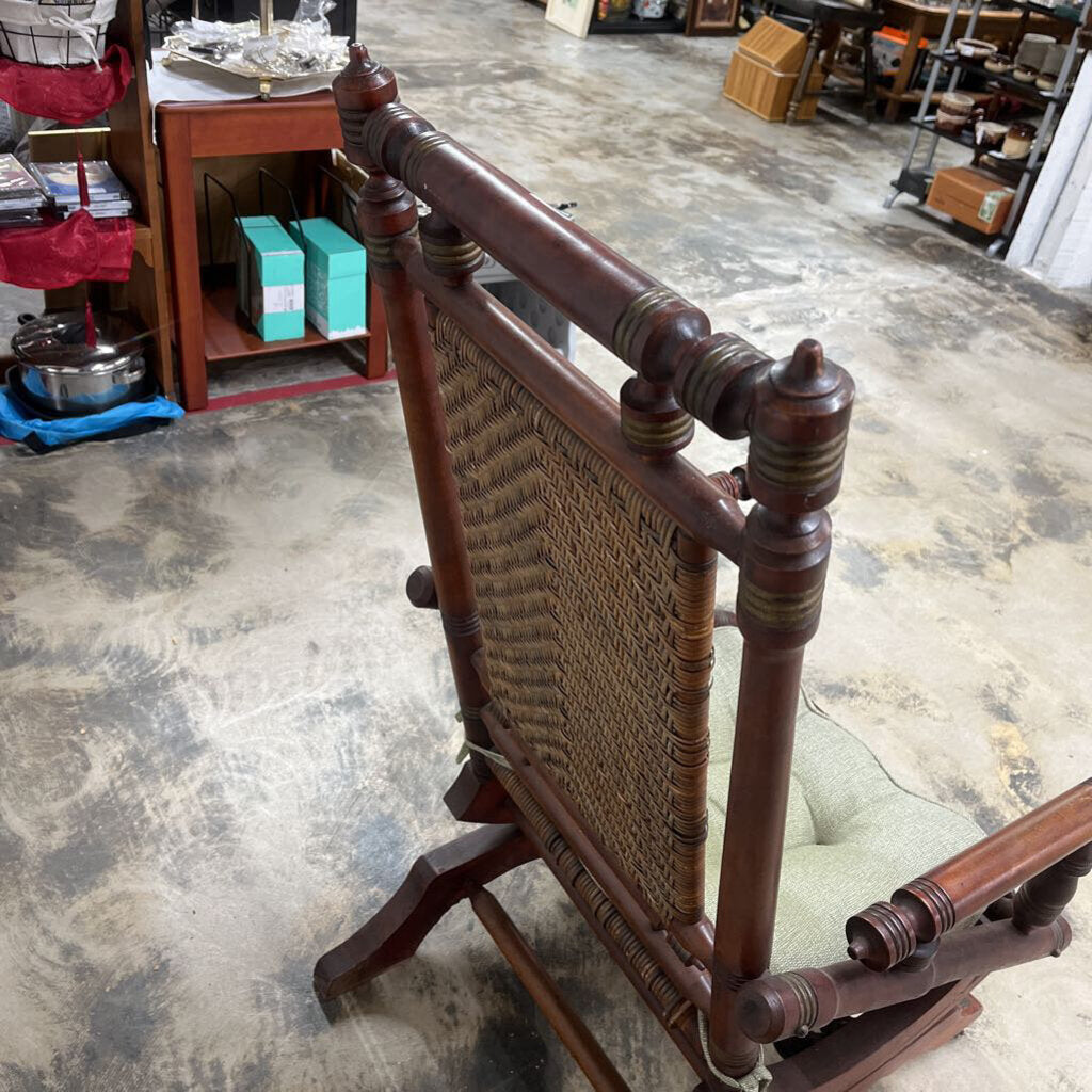 ANTIQUE PLATFORM ROCKER